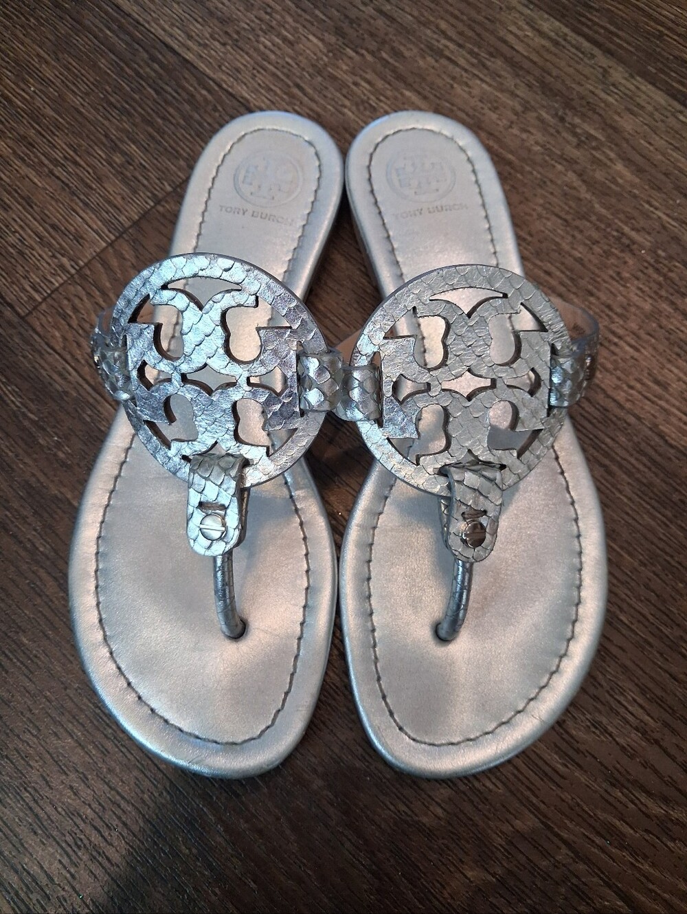 Tory Burch Silver Miller Logo Thong Sandals Sz 6.5